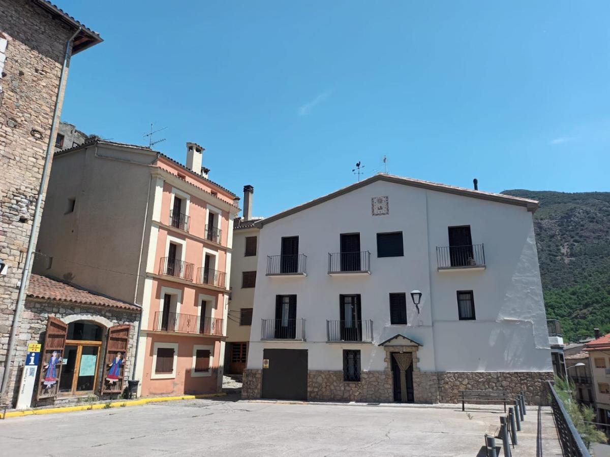 Un Tros De Sal. Casa Rural A Gerri De La Sal. Villa Exteriör bild